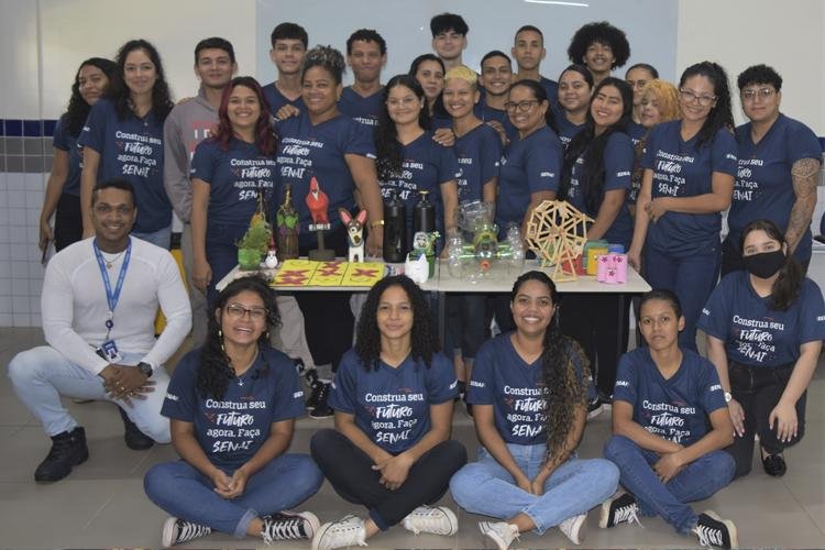 Alunos SENAI demonstram criatividade e sustentabilidade em projeto de transformação de materiais recicláveis
