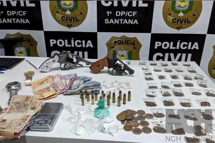 Em Santana dois homens foram presos com drogas, dinheiro e duas armas de fogo