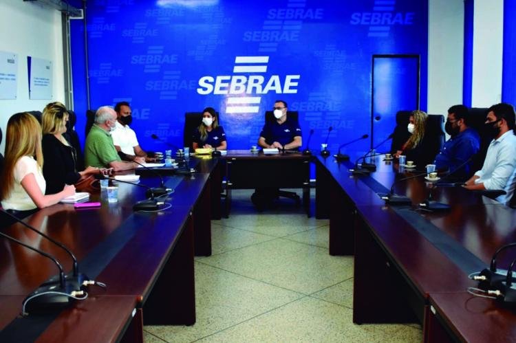 Sebrae e Semtradi estruturam parceria para capacitar empreendedores do Shopping Popular