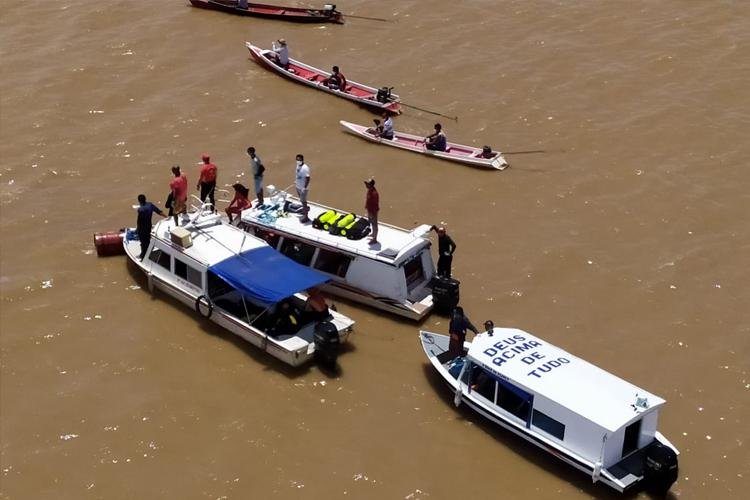 Estado abre contratação emergencial de empresa para içar navio naufragado