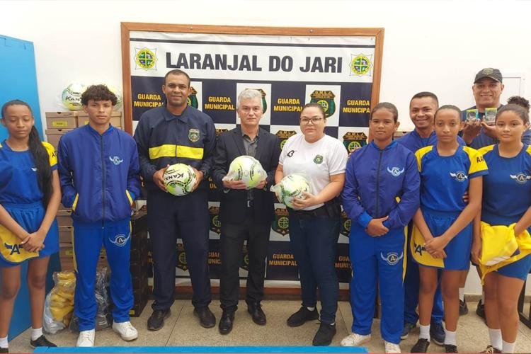 Justiça Estadual doa itens esportivos para 250 crianças no Vale do Jari