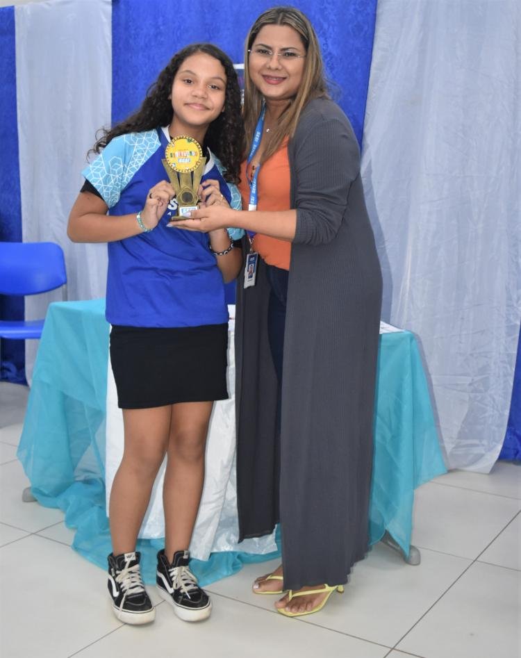 Competição Soletrando premia alunos do ensino fundamental da Escola SESI Amapá