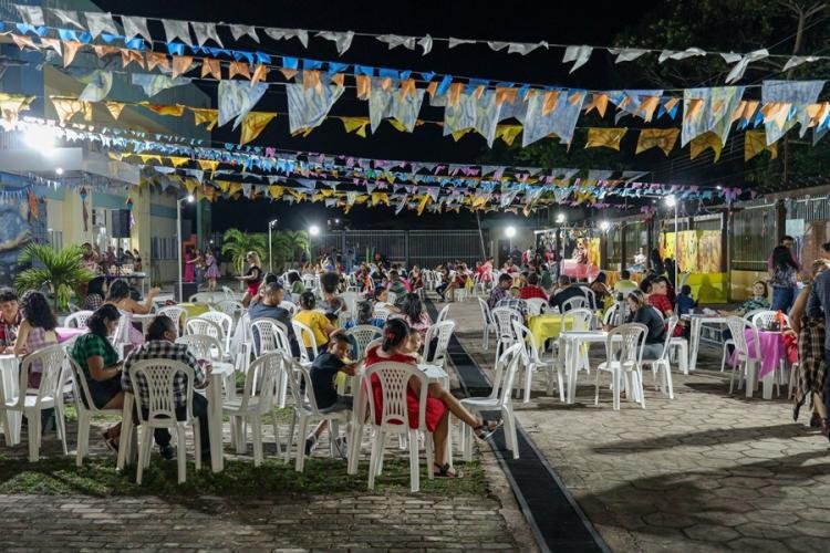 Centro de Educação Bitrindade celebra festa junina com música, artesanato e arte