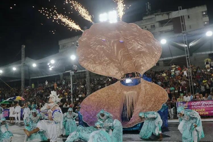 Solidariedade celebrou a fé afro com o enredo "Do Universo de Olorum, Rei Oxaguiã – o Senhor da Renovação Constante" no Amapá