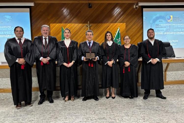 TRE Amapá apresenta premiação do Selo “Tribunal Amigo da Pessoa Idosa” durante sessão plenária