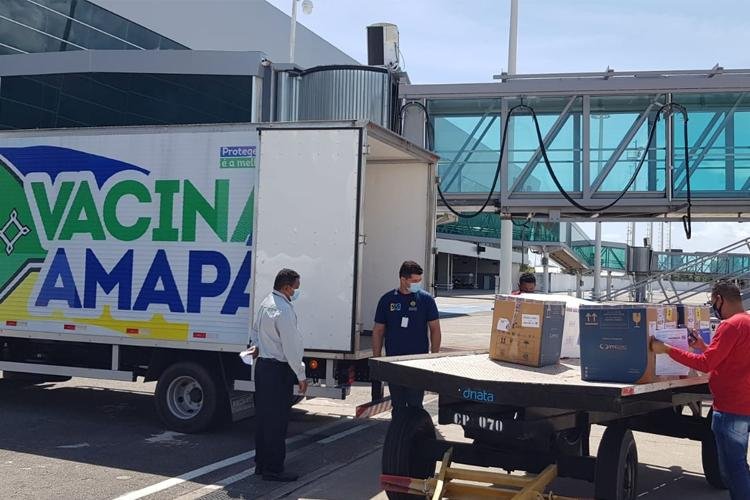 Amapá recebe 55.100 doses de vacinas contra a covid-19 em uma semana