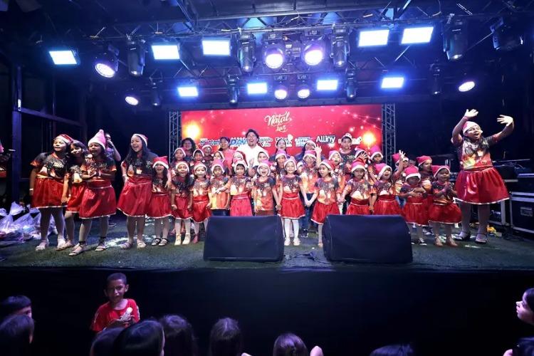 Natal Luz promovido pelo Governo do Amapá garante atrações artísticas e presentes no Residencial Mucajá, em Macapá