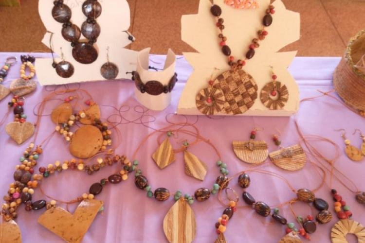 Artesãos de Porto Grande e Serra do Navio garantem renda extra com feiras natalinas