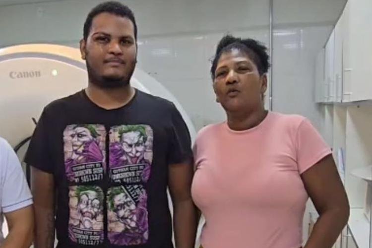 "Mesmo com muita demanda, eles se preocupam com as vidas", diz mãe de paciente que passou por cirurgia no HE de Macapá