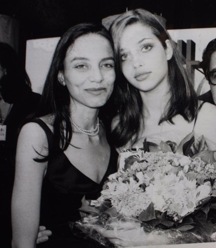 Gisele Bündchen, Isabeli Fontana, Lais Ribeiro, Ana Beatriz Barros e mais supermodelos surgem em retratos no início da carreira