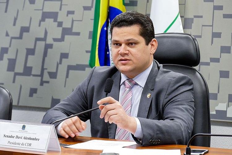 Alcolumbre ocupará Presidência da República durante viagens de Bolsonaro, Mourão e Maia