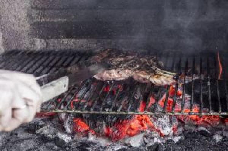 Dia do Churrasco: curta a data sem se esquecer da importância da limpeza da churrasqueira