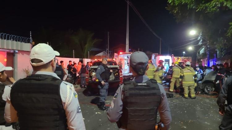 Acidente de trânsito no bairro Jardim Marco Zero deixa três jovens gravemente feridos