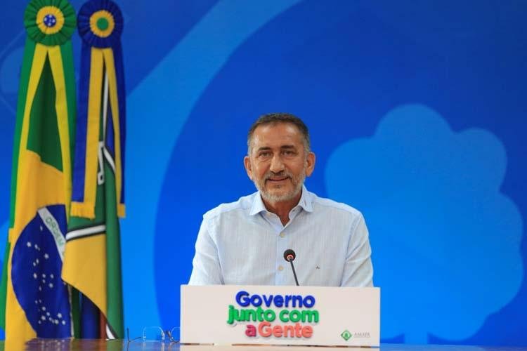 Governador anuncia mais de 3 mil vagas para concursos públicos em 2022