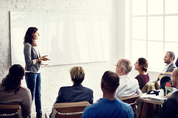 Professor do ano será escolhido nesta segunda-feira (30)