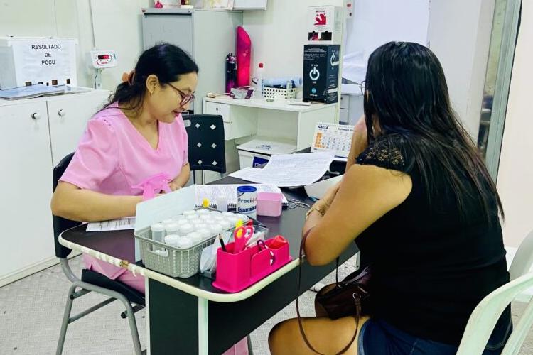 Carreta da Mulher oferece serviços de saúde gratuitos na Praça Floriano Peixoto, no centro de Macapá