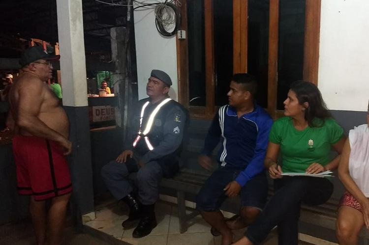 Corpo de Bombeiros controla fogo na comunidade do Ambrósio