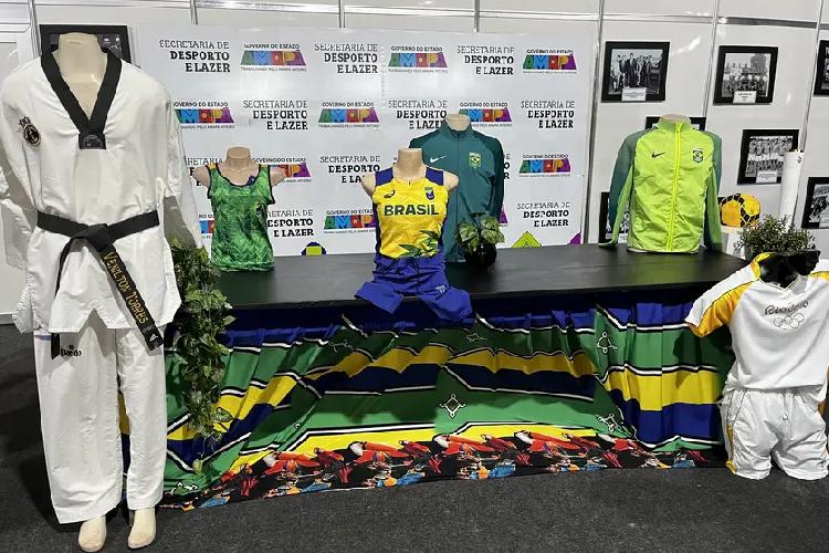 Medalhas, uniformes e objetos usados em competições são destaques em estande da 54ª Expofeira do Amapá