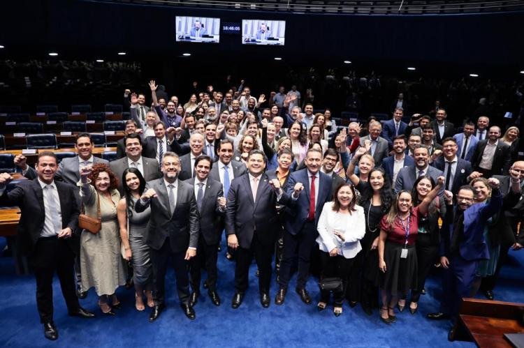 Davi preside sessão no Senado que comemora 50 anos de atuação da Codevasf na redução das desigualdades sociais e regionais 