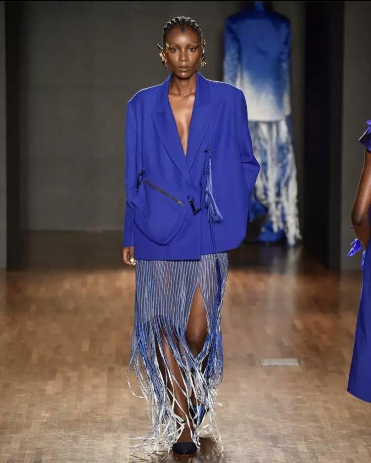 Do futebol às passarelas da moda: Rebeca Bomani "batia bolão" na comunidade de Vila Cruzeiro até despontar como modelo!