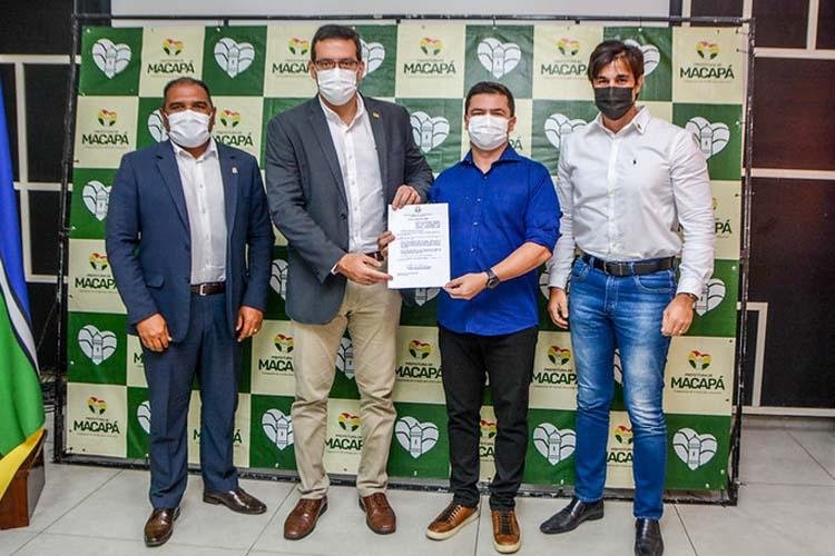 Prefeito sanciona Lei que cria o projeto ‘Orla Livre’; iniciativa vai proporcionar espaço de esporte e lazer 