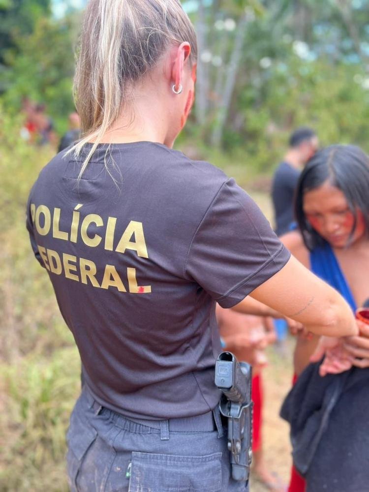 Crianças indígenas Waiãpis comemoram Dia das Crianças com Federais
