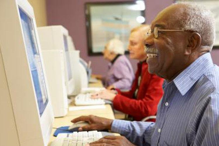 Inclusão Digital: CEUB oferece curso de informática gratuito para público 60+
