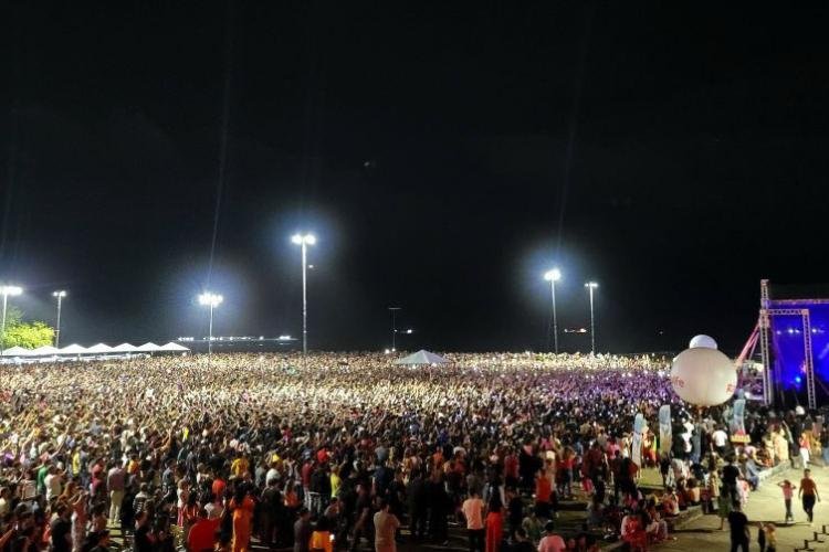 Fernandinho faz noite de adoração e louvor no maior show gospel da história do Amapá