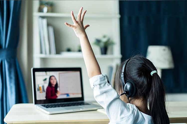 Especialista destaca como o ensino remoto vem contribuindo para autonomia das crianças e adolescentes 