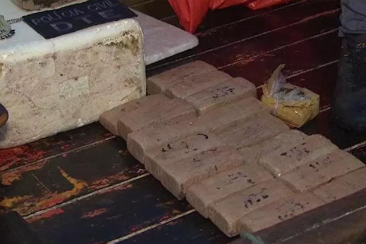 POLÍCIA CIVIL APREENDE CERCA DE 11,5 QUILOS DE MACONHA EM EMBARCAÇÃO QUE ESTAVA NO IGARAPÉ DAS MULHERES