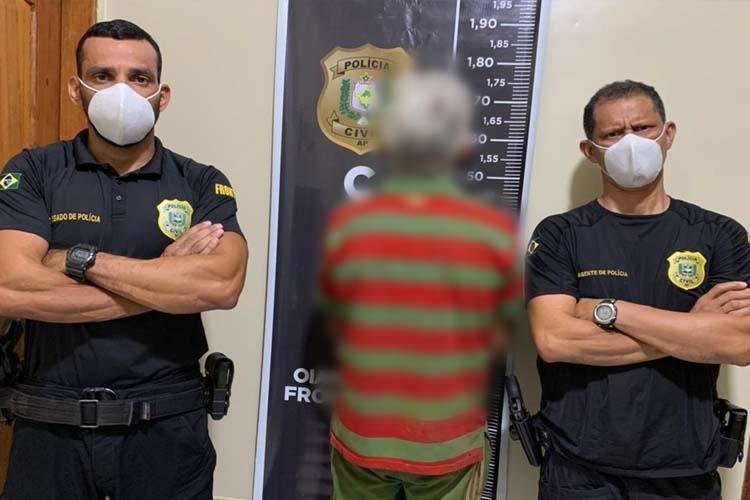 EM OIAPOQUE, POLÍCIA CIVIL PRENDE HOMEM QUE MATOU CÃO COM VÁRIAS PAULADAS NA CABEÇA E NO CORPO