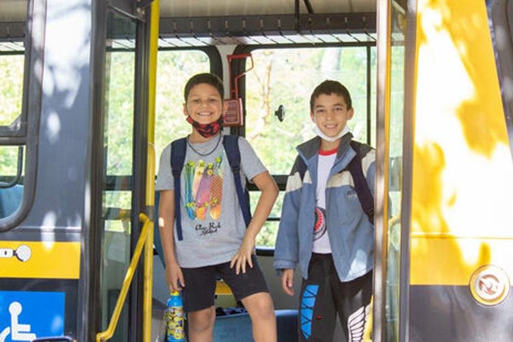 Transporte escolar: “Reajuste de 16% ajuda, mas não é suficiente”, criticam especialistas