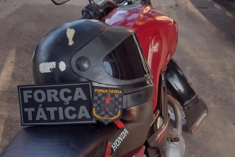 Batalhão de Força Tática prende foragido da justiça com motocicleta roubada