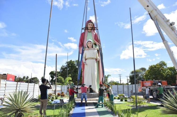 Nova estátua da padroeira do município é colocada na Avenida Santana