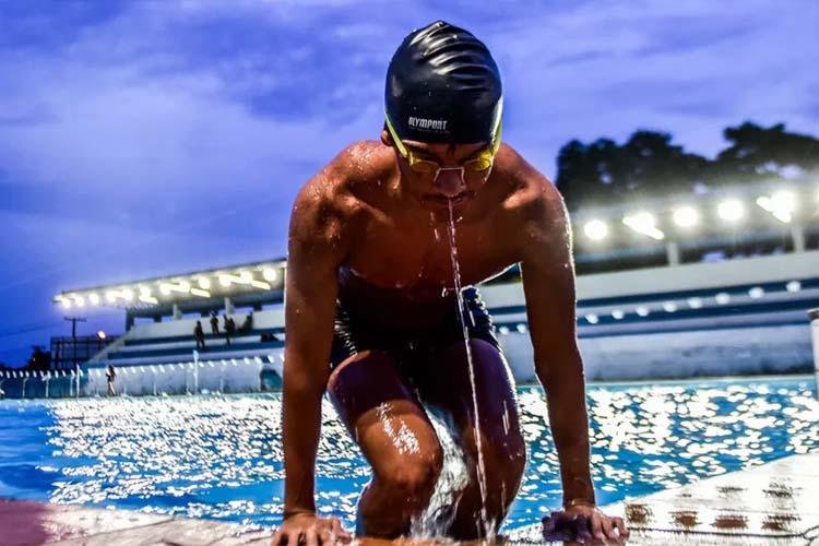 Exposição fotográfica da história da natação no AP marca os 46 anos da Piscina Olímpica