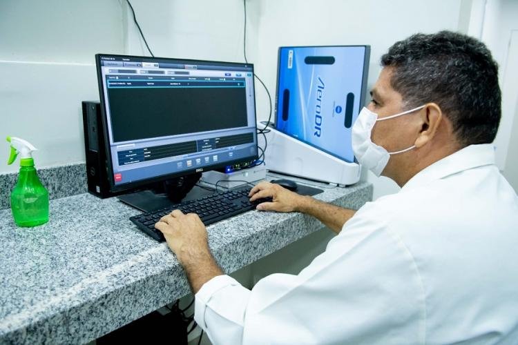 Governo do Amapá moderniza saúde com novo aparelho de Raio-X no Hospital de Emergências