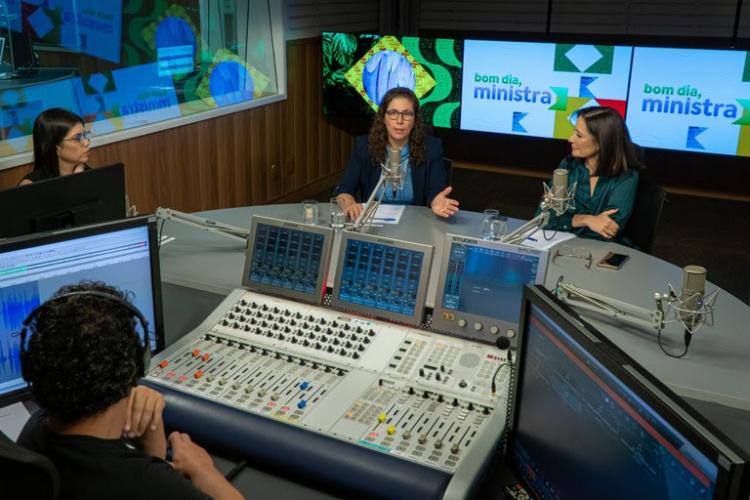 Esther Dweck celebra resultados do CNPU e prevê novo edital para 2025