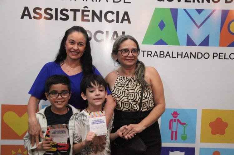 "Suporte que deveria existir em todos os grandes eventos", diz mãe sobre crachás de identificação infantil na 53ª Expofeira do Amapá