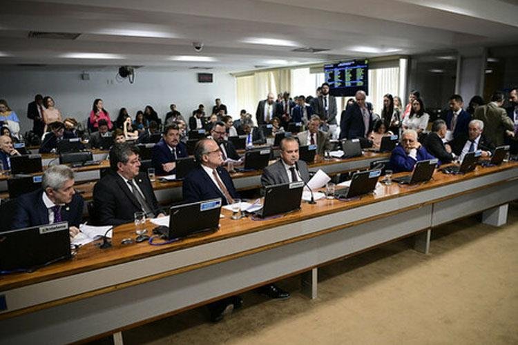 Comissão do Senado aprova proibição de sindicatos cobrarem taxa de não associados