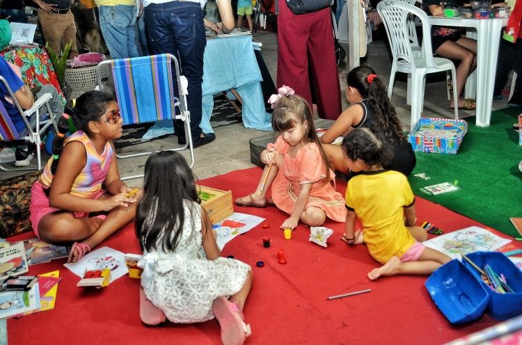 1ª FLIT: Feira de Literatura Infantil Tucuju encanta Macapá com magia literária