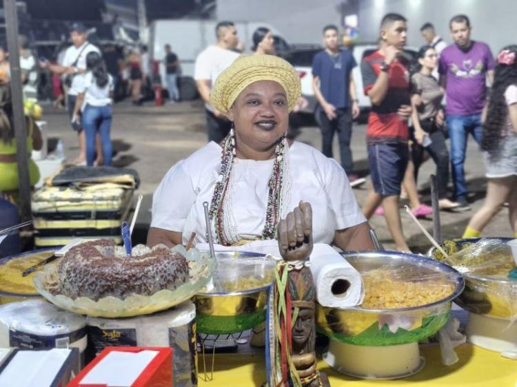 Depois de faturar R$ 25 mil no ano passado, vendedora de acarajé aposta na 53ª Expofeira do Amapá para dobrar lucro