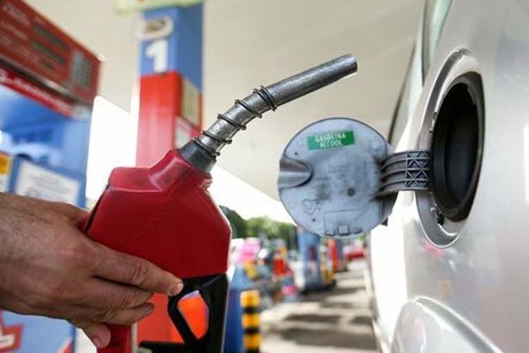 Petrobras reduz preço do gás de cozinha e da gasolina a partir de hoje