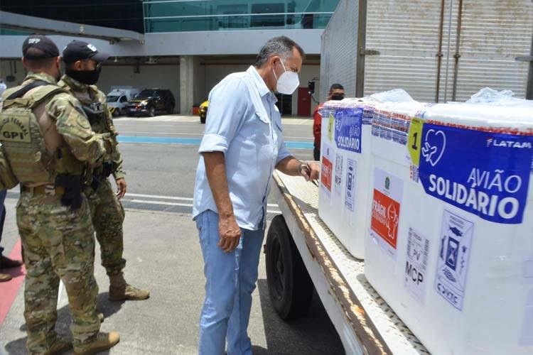 Governo do Amapá vai distribuir mais de 15 mil novas doses de vacinas contra covid-19 para os municípios
