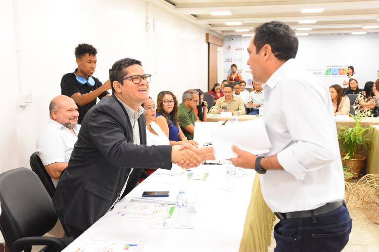 Santana recebe reconhecimento estadual por conquistar o Selo Ouro em alfabetização