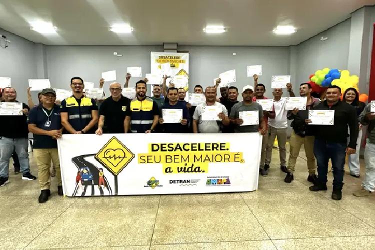 Curso gratuito do Governo do Amapá forma 32 novos profissionais taxistas e mototaxistas em Santana