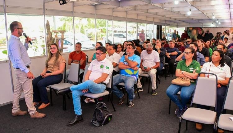 Expofeira 2026: Governo do Amapá realiza palestra sobre prevenção e combate à Vassoura-de-Bruxa da Mandioca