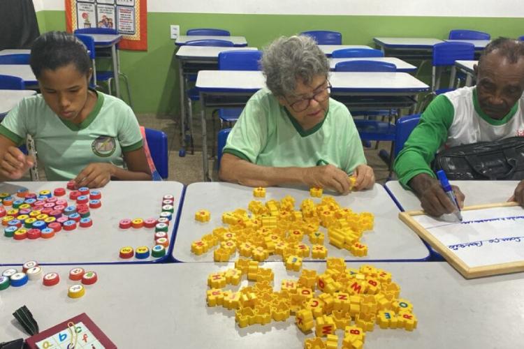 Prefeitura de Macapá abre seleção simplificada para professores alfabetizadores e tradutores de Libras no Brasil Alfabetizado