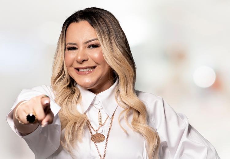Cantora cristã Virgínia Arruda lança novo single Acredite