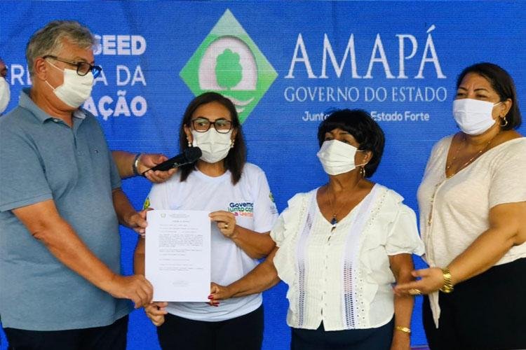 Governo entrega ordens de serviços para escolas de Laranjal do Jari