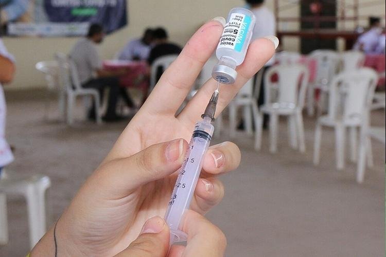 SEMSA ABRE PRÉ-CADASTRO PARA VACINAÇÃO CONTRA COVID-19 DE PESSOAS DE 18 A 25 ANOS
